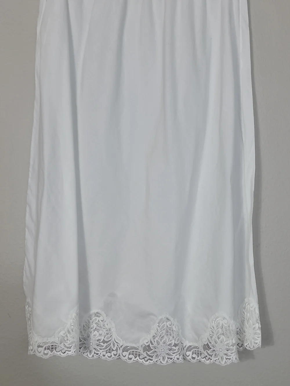 Vintage White Slip Skirt Size S/M Lace Trim Bridal Coquette Intimates Delicate - Picture 2 of 6